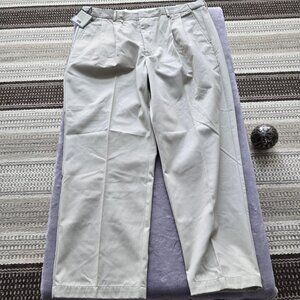 NWT Wrangler pants men white  42/30